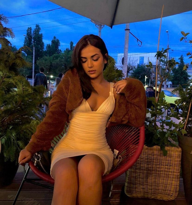 Cum arată şi din ce face bani Alesia, fiica cea mare a Danei Marijuana? Foto