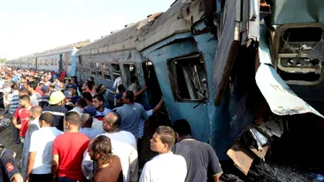 Tragedie în Alexandria! 49 de oameni au murit după ce două trenuri s-au ciocnit