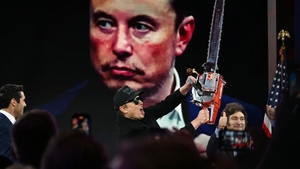 Elon Musk, dat în judecată de mii de oameni din Statele Unite. Cu ce i-a înfuriat miliardarul pe bugetarii din America