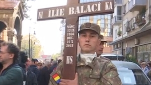 Ce scrie pe crucea lui Ilie Balaci. Detaliul care iese în evidență!