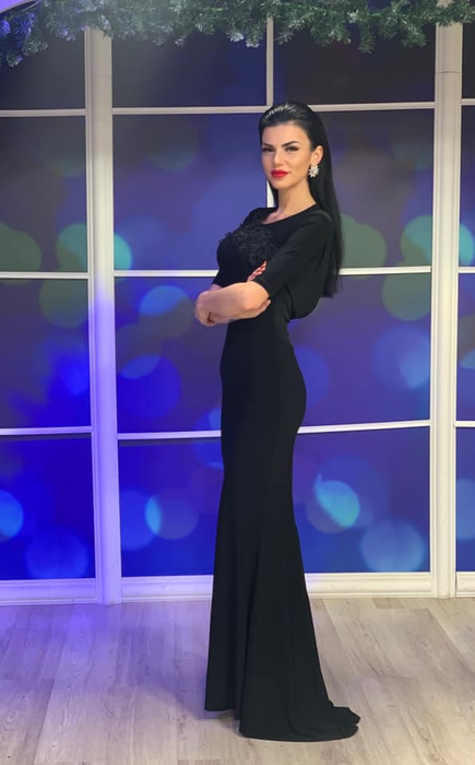 Lavinia a divorțat în secret, la notar, după ce s-a tunat din cap până-n picioare