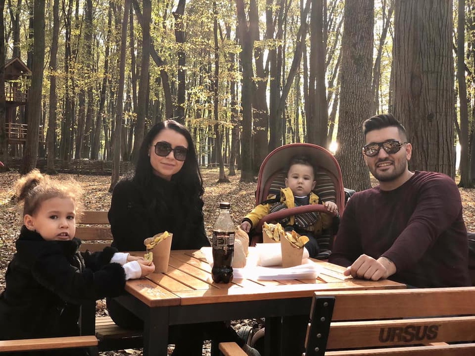 Nadir, îngenuncheat de suferință. Poezia emoționantă scrisă pentru mama lui moartă: “Plâng zi de zi și sunt recunoscător”