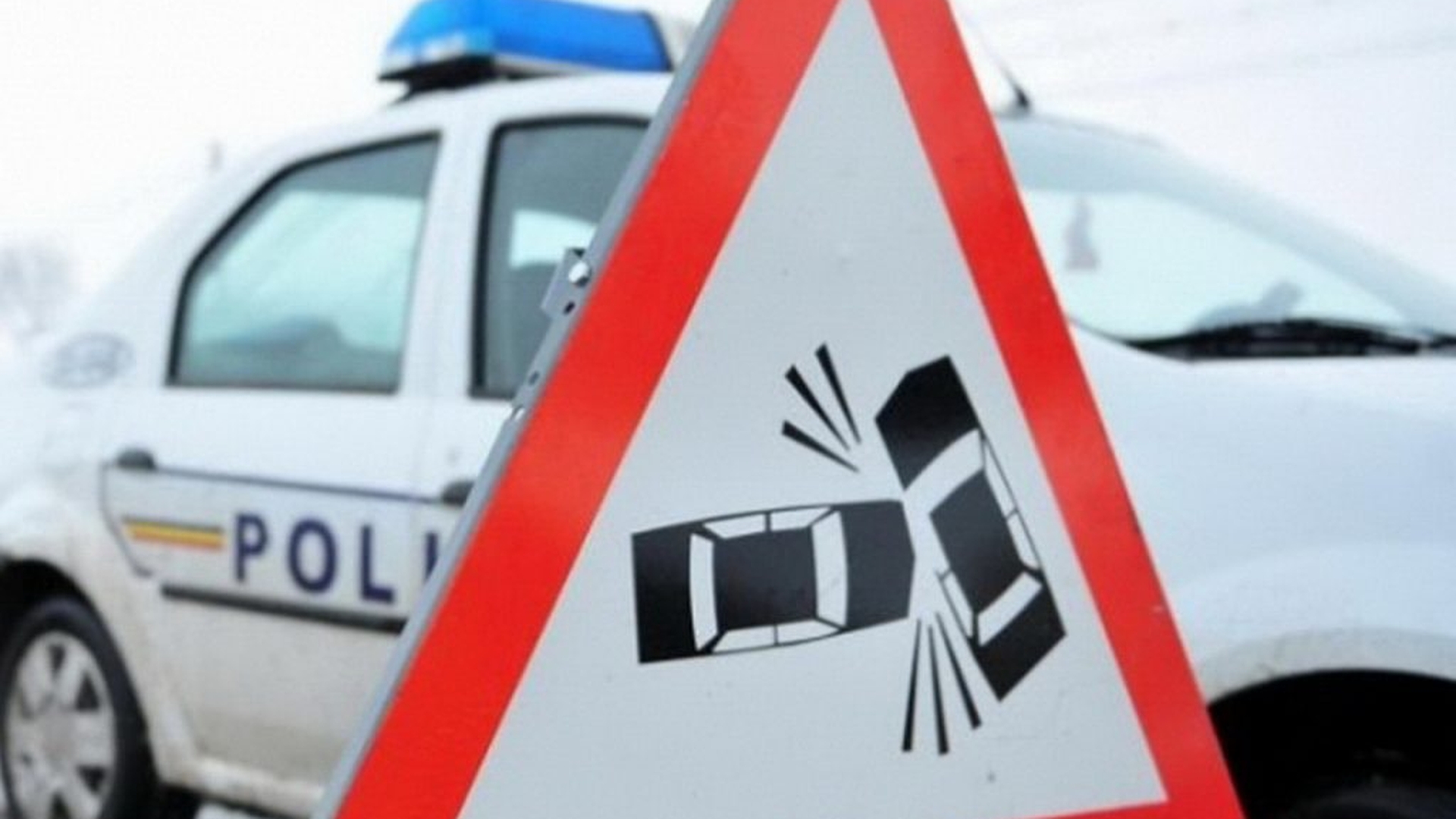 Accident mortal în Dolj, după ce un șofer a lovit un cap de pod și s-a rostogolit cu mașina 40 de metri