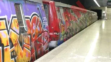 Panica la metrou! Mai multe vagoane s-au umplut de fum!