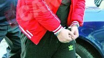 Politist arestat pentru mita