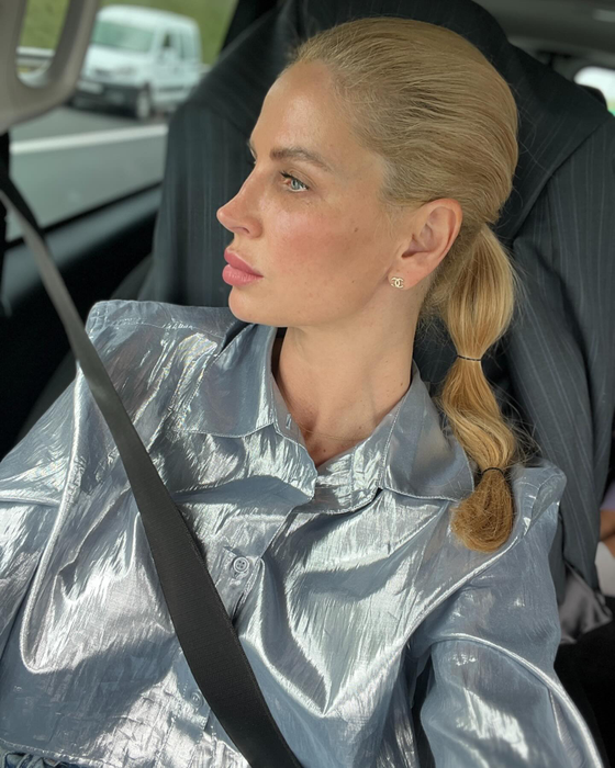 Andreea Bănică nu are o problemă să se afișeze fără „artificii”/ Sursa foto: Instagram