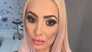 Sexy Brăileanca, mesaj revoltător pe Facebook, la aproape un an de când şi-a adus pe lume băieţelul: “Eu am născut copilul nostru! Nu îmi poate spune nimeni...“