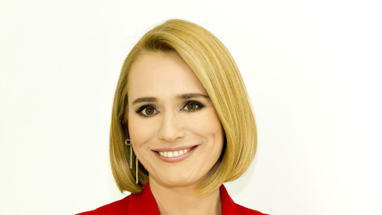 Andreea Esca crede ca Mos Nicolae este un tip simpatic si bun! Vezi aici cum arata Mosul in viziunea vedetelor!