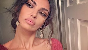 Se vede că alăptează! Mădălina Ghenea şi-a etalat bustul impresionant