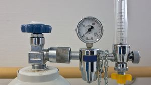 Criză de oxigen în spitale! Florin Cîțu a anunțat ce ne așteaptă: ”Cea mai bună măsură este folosirea oxigenului industrial”