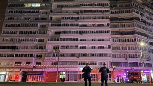 Cum arată acum apartamentul din Galați lovit de dronă. Locuința a fost distrusă