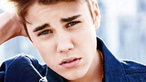 Justin Bieber s-a cumintit! A făcut un gest de mii de Like-uri pentru a demonstra ASTA. S-a dezbrăcat la bustul gol si...