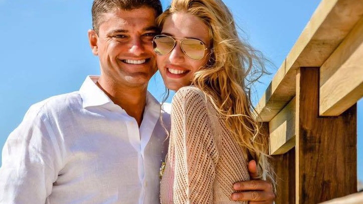 Laura Dincă l-a părăsit pe Cristian Boureanu pentru prietene