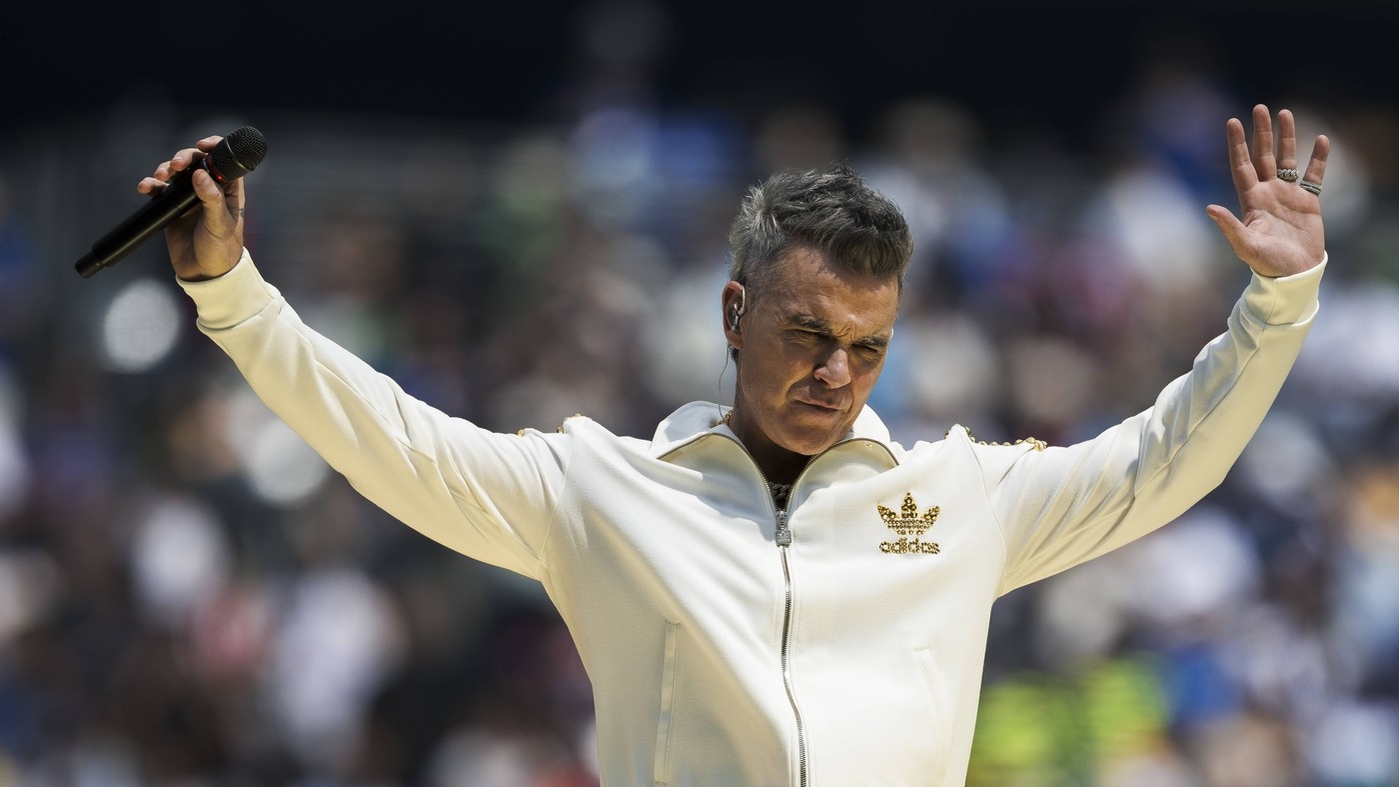 Robbie Williams, dat în judecată! Ce acuzații i se aduc celebrului artist