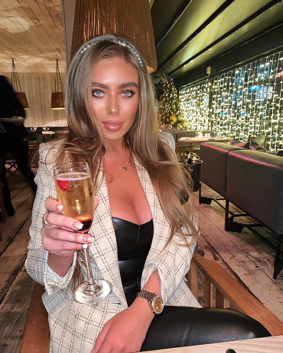 Scandal sexual în showbizul din Marea Britanie! Mai multe vedete, ofertate de bărbați celebri și șeici să facă amor pe bani. Ce a pățit o artistă care a acceptat propunerea pentru aproape 12.000 €