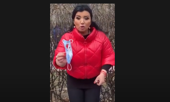 Adriana Bahmuțeanu îndeamnă oamenii la protest împotriva măștii de protecție