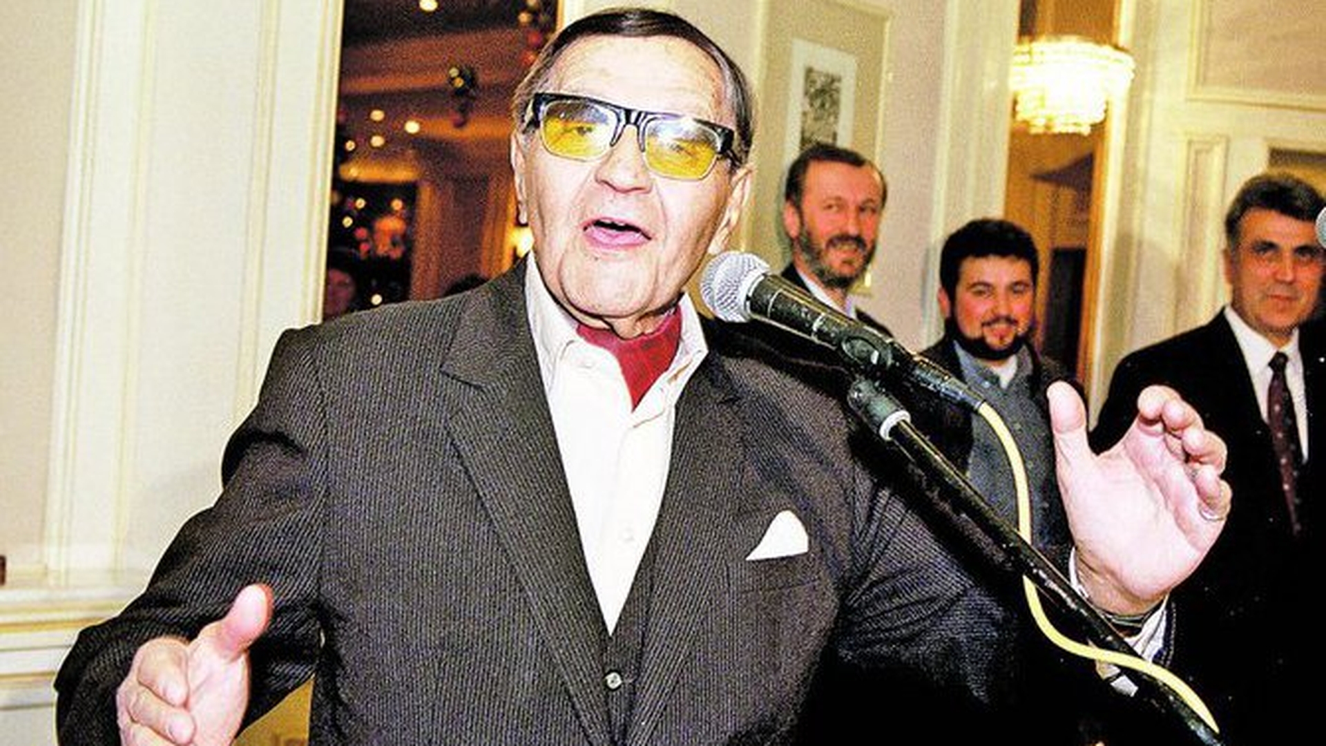 Apartamentul lui Gica Petrescu ar putea intra in posesia statului