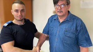 Gestul făcut de un jandarm după ce a găsit 1500 de lei pe stradă în Caraș Severin. Cum a reușit să dea de cel care pierduse banii