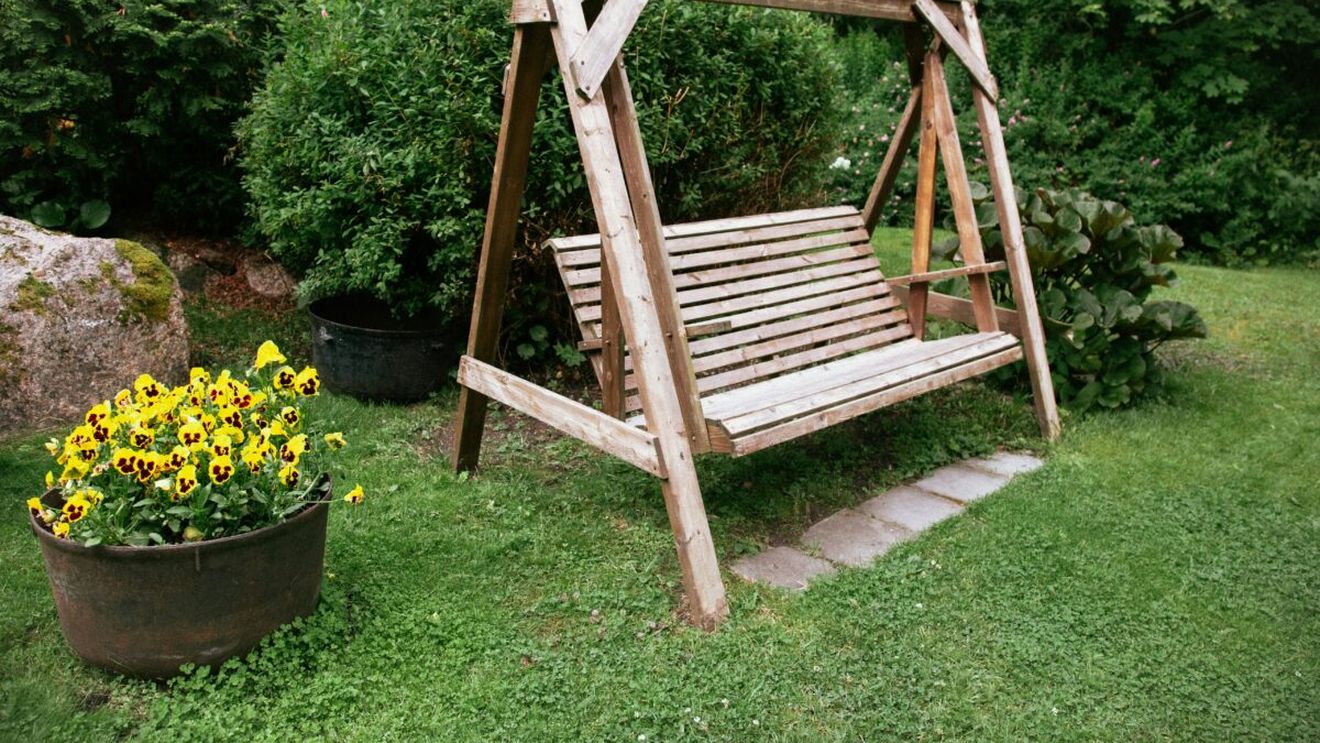 (P) Cum poți amenaja curtea interioară de la bloc împreună cu vecinii