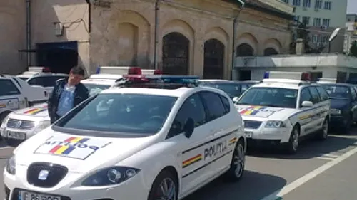 Impuscaturi in Capitala! Politistii sunt pe urmele a doi hoti prinsi chiar in timp ce furau o masina in zona Pipera