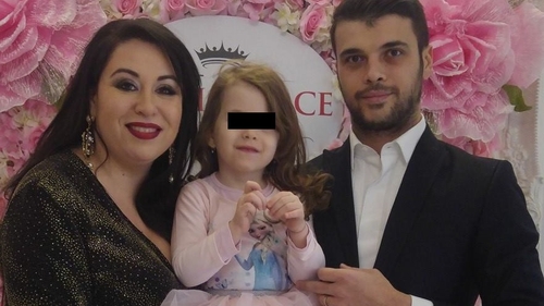 Oana Roman şi-a făcut bagajele şi a plecat de acasă! Ce se întâmplă între vedetă şi soţul ei, după ce au fost la un pas de divorţ