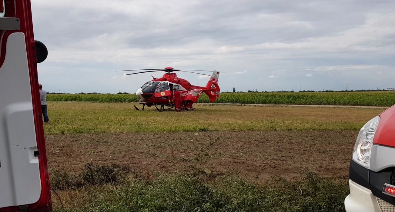Victima accidentului a fost transportată cu elicopterul la spital