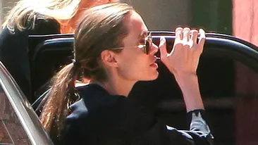 Angelina Jolie este o umbra! Transformarea incredibila de la cea mai sexy femeie in schelet ambulant!