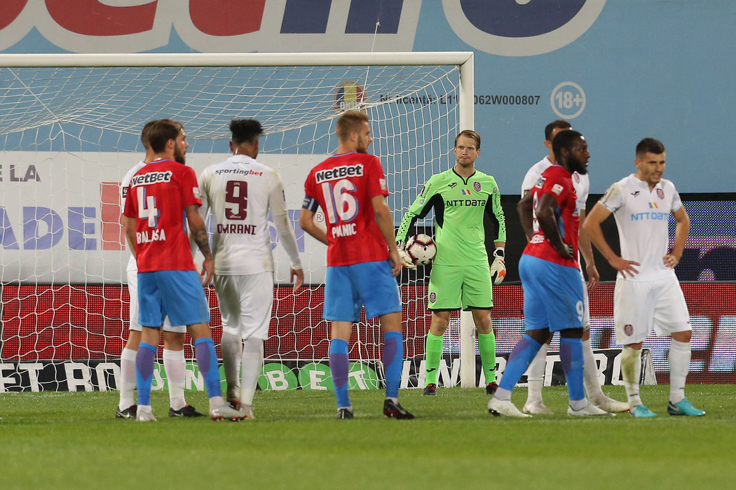 FCSB a făcut deplasări în afară cu agenția lui Voicu