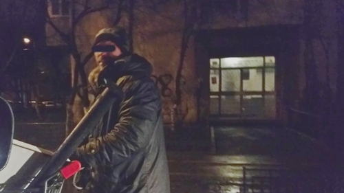Politia s-a apucat sa dirijeze traficul carucioarelor cu fier vechi! “Toti tovarasii mei bucuresteni, dati telefon la Basescu!”