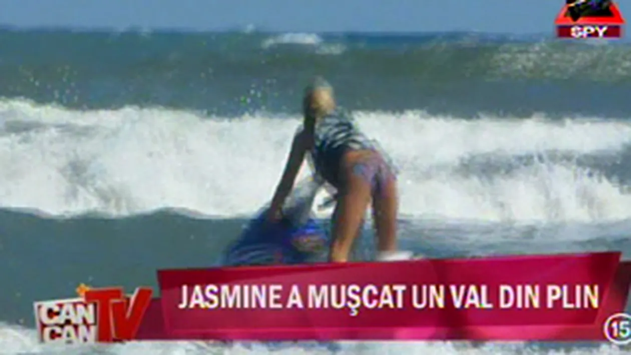 VIDEO Jasmine a luat valurile in piept! Uite cum era sa se inece!