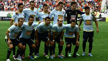 Cand Gigi nu e acasa, Adelina Pestritu se bucura... in loja! Ce nu s-a vazut la TV la meciul dintre Steaua si FC Brasov