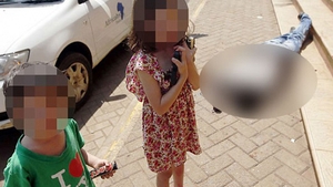 Un băieţel de patru ani a certat un terorist după ce i-a împuşcat mama! Gestul incredibil al criminalului a uimit lumea după asta