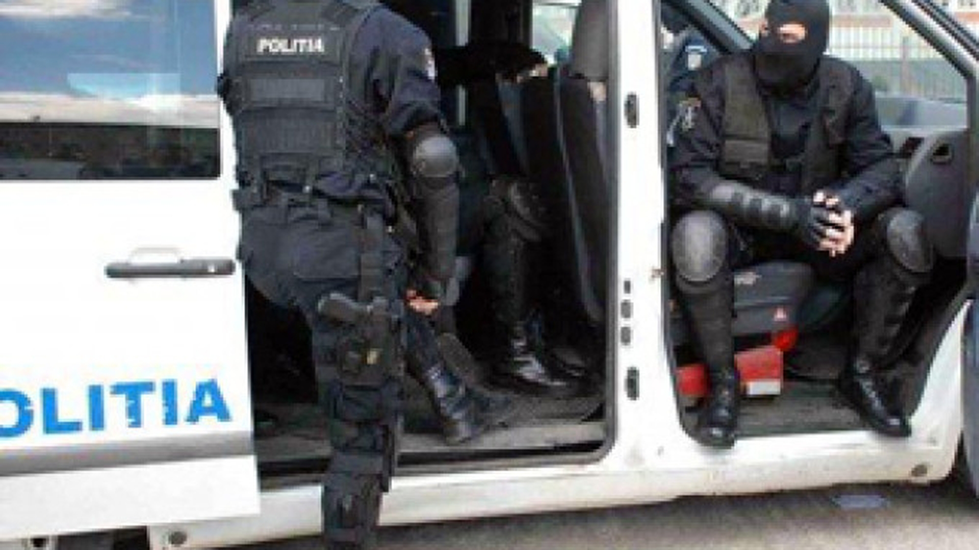 Percheziţii în Sinteşti, la traficanţii de fier vechi! Prejudiciul adus statului român este de 11 milioane de lei