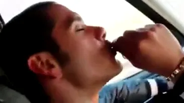 VIDEO Mai avem nevoie doar de iarba! Antonia si sotul trag cu pofta dintr-un joint fictiv