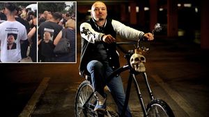 “Fratele” lui Puya a fost înmormântat. Florin Salam a cântat melodii de jale înainte ca sicriul să fie băgat în groapă