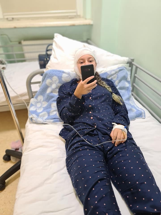 Fiica lui Marian Drăgulescu, operată pentru a șasea oară. “Medicii i-au luat piele și grăsime de la buric”