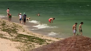 Un tânăr de 17 ani a dispărut în mare, la Vama Veche. Salvamarii nu pot ajunge la el