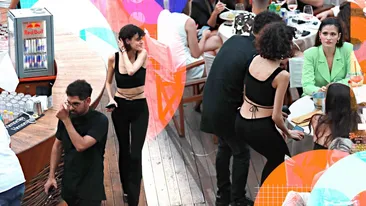 Marian Vasilescu și Diana Sar au făcut echipă pe litoral S-au jucat, dar nimeni în seamă nu i-a băgat