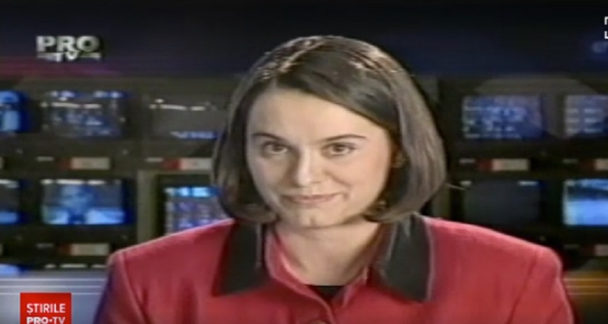 Primul jurnal Știrile Pro TV prezentat de Andreea Esca pe 1 decembrie 1995. Detaliul ciudat observat în aceste imagini