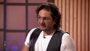 Răspunsul ilar oferit de Florin Dumitrescu când un internaut i-a recomandat să se uite la Chefi la cuțite, de la Antena 1