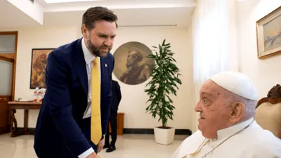 Circumstanțele discutabile ale vizitei lui JD Vance la Vatican: „A intrat cu forța și a lăsat o lume fără Papă”