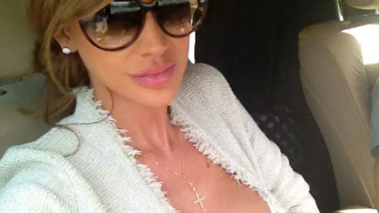 Bianca Drăguşanu s-a dus la mall şi a fost ”certată” de fani. Amănuntul esenţial care lipseşte din poze!