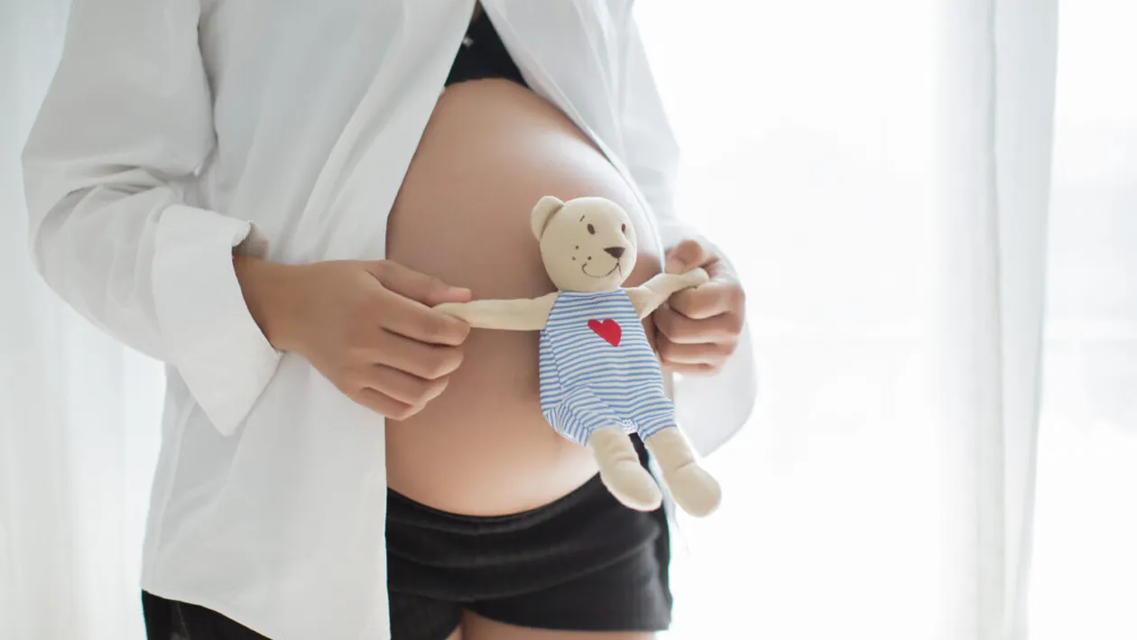 Este ÎNSĂRCINATĂ din nou! Vedeta din România va aduce pe lume al patrulea copil. Soțul e în extaz!