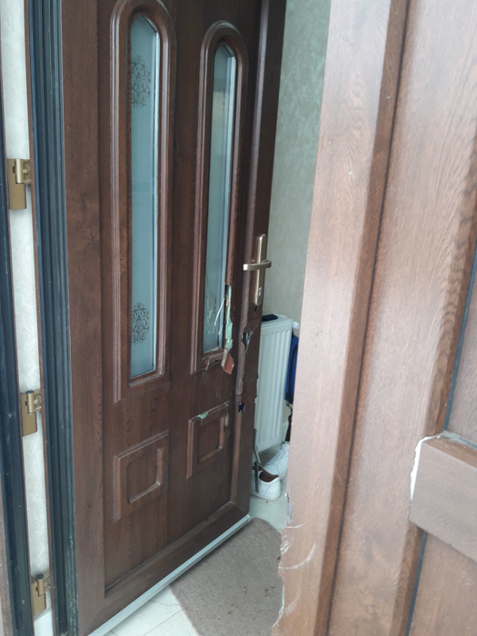 Un poliţist din Suceava este în comă, după ce a fost atacat cu sabia în timpul unor percheziţii!