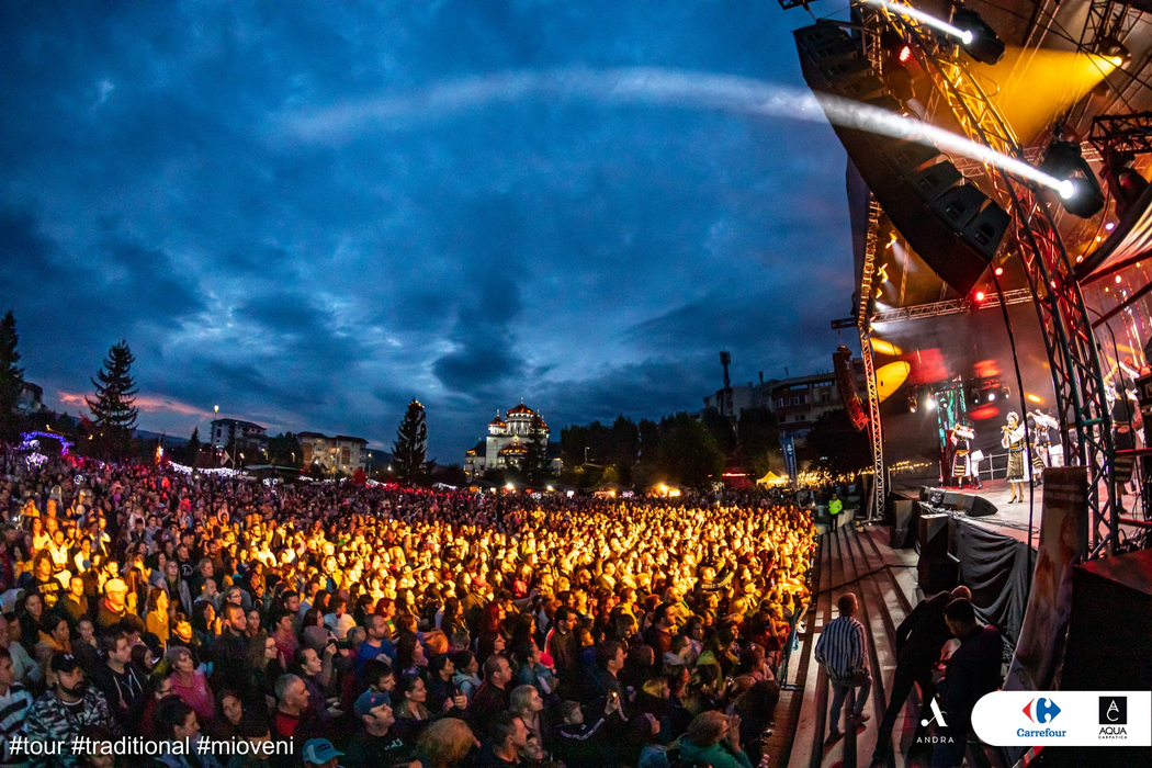 Imagini fabuloase de la concertul Andrei Măruță de la Mioveni! Ce au făcut cei din primul rând