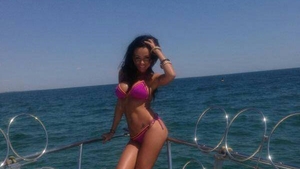 Nevasta lui Sisu, imagini incendiare! Catalina a pozat intr-un costum de baie minuscul!