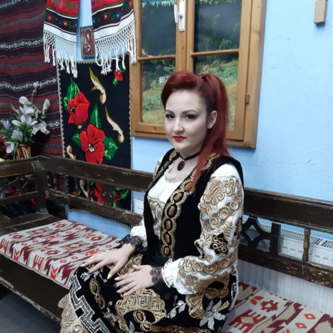Cântăreața de muzică populară, Denisa Gog, a murit într-un accident. Artista avea doar 22 de ani