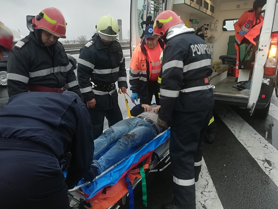 Unul dintre șoferi a fost transportat la spital