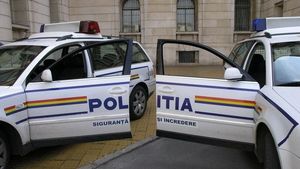 Scene revoltătoare. Elevă din Ploieşti, bătută şi umilită de două colege