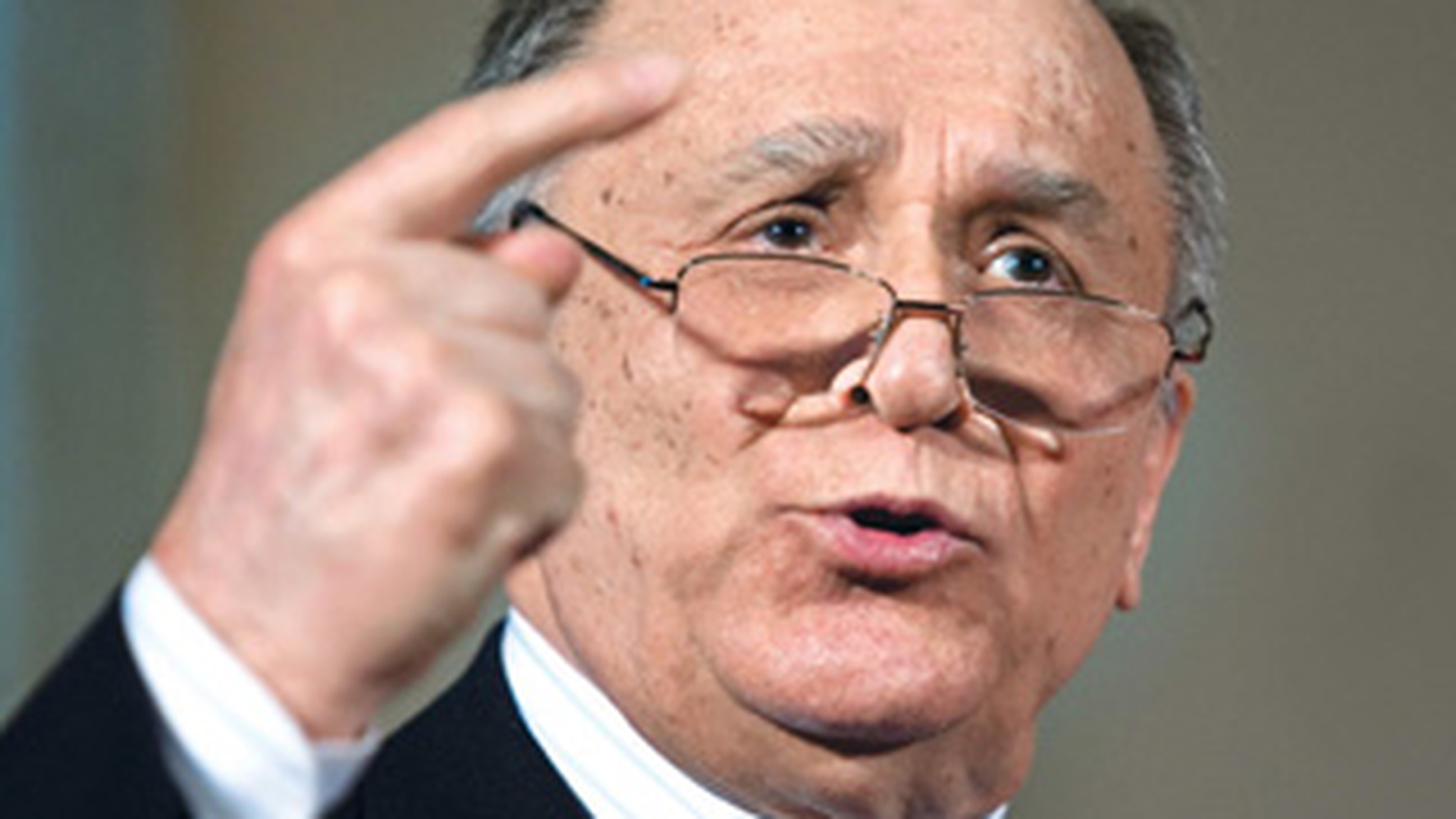 Ion Iliescu a fost internat de urgenta la Elias! Afla ce i s-a intamplat politicianului!